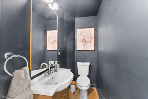 4348 Lansing Drive North Olmsted OH 44070