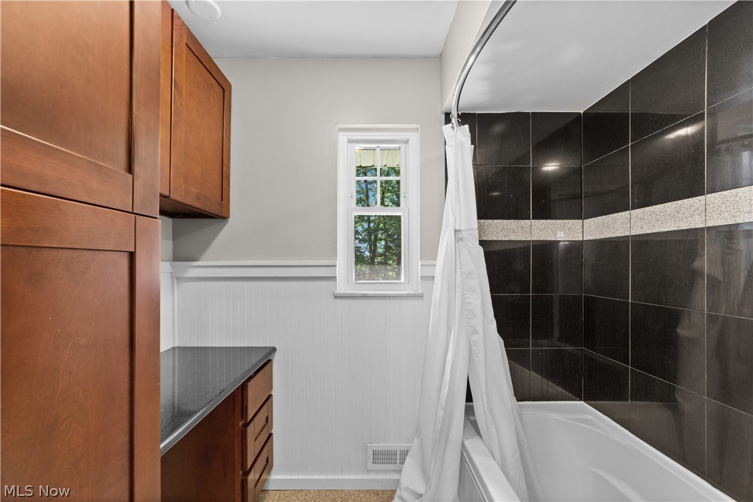 4348 Lansing Drive North Olmsted OH 44070