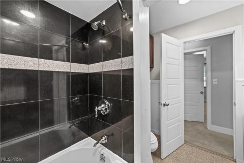 4348 Lansing Drive North Olmsted OH 44070