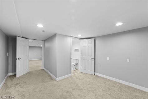 4348 Lansing Drive North Olmsted OH 44070