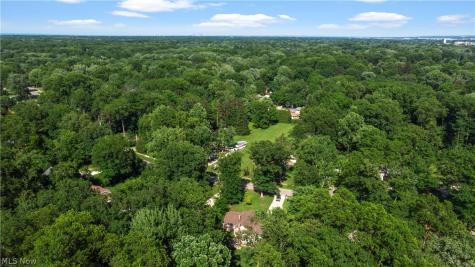 4348 Lansing Drive North Olmsted OH 44070