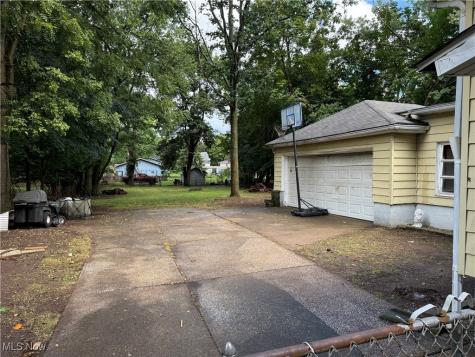 25400 Maple Ridge Road Westlake OH 44145