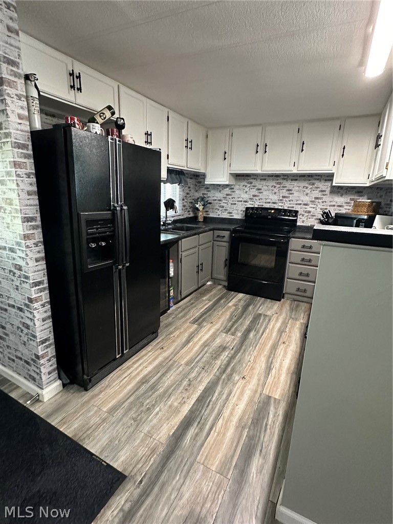 220 Greenbriar Elyria OH 44035