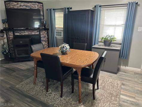 220 Greenbriar Elyria OH 44035