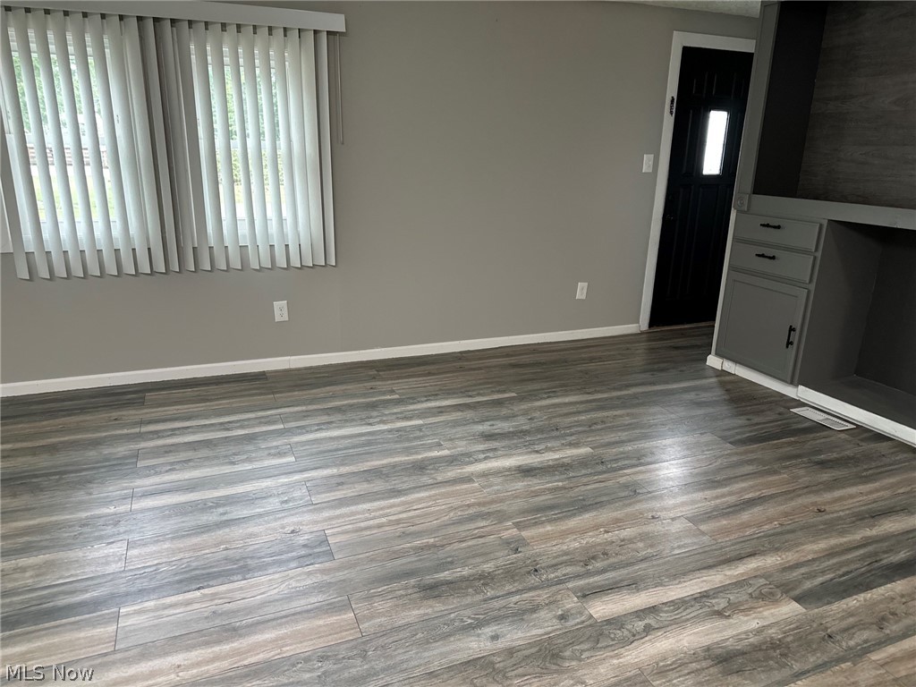 220 Greenbriar Elyria OH 44035