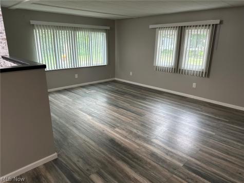 220 Greenbriar Elyria OH 44035