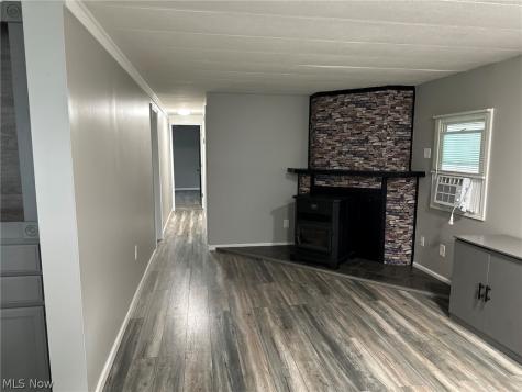 220 Greenbriar Elyria OH 44035