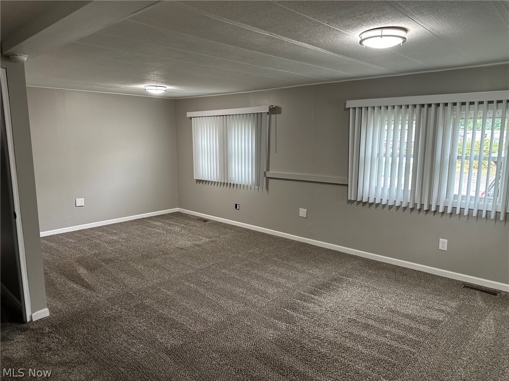 220 Greenbriar Elyria OH 44035