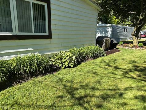 220 Greenbriar Elyria OH 44035