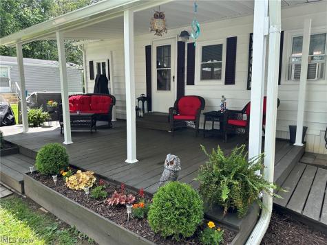 220 Greenbriar Elyria OH 44035
