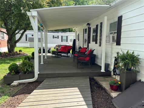 220 Greenbriar Elyria OH 44035