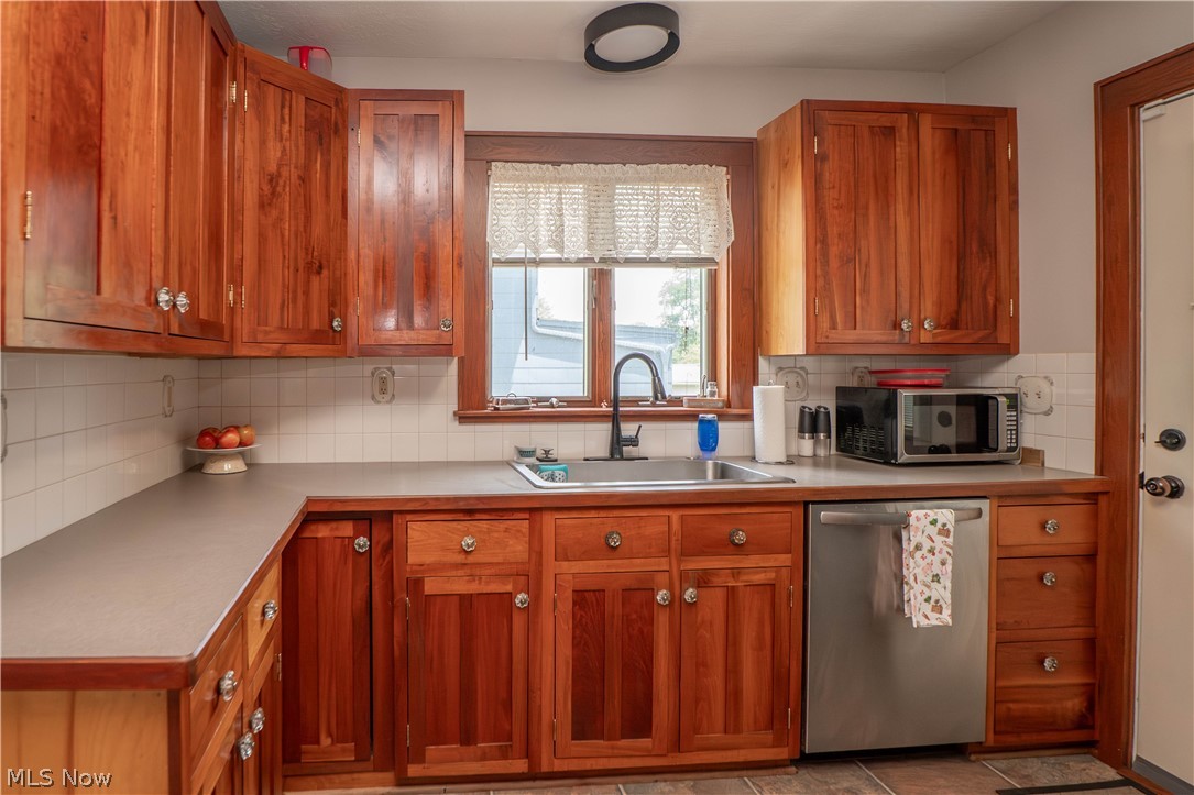 2116 Newton Street Akron OH 44305