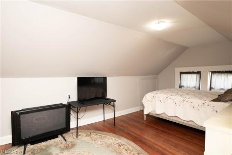 2116 Newton Street Akron OH 44305