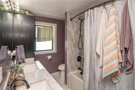 2116 Newton Street Akron OH 44305