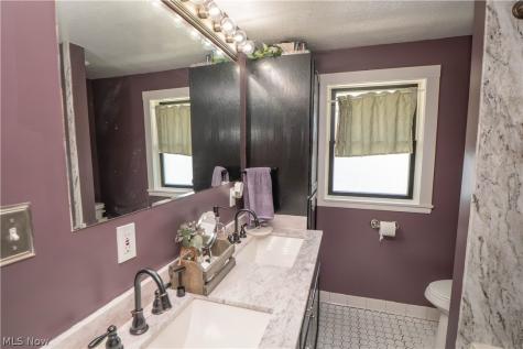 2116 Newton Street Akron OH 44305