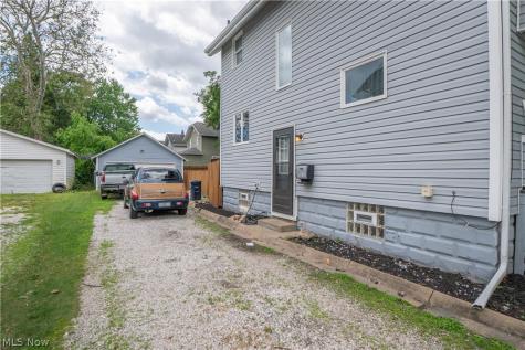 2116 Newton Street Akron OH 44305