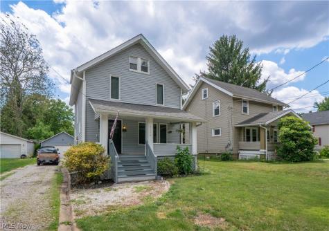 2116 Newton Street Akron OH 44305
