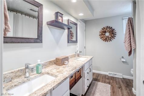20566 Village Green Drive Strongsville OH 44149