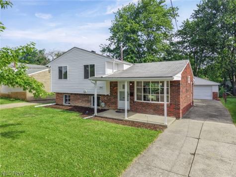 864 Wilder Avenue Elyria OH 44035