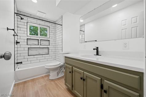 864 Wilder Avenue Elyria OH 44035