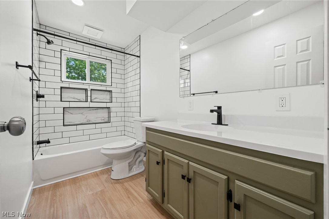 864 Wilder Avenue Elyria OH 44035