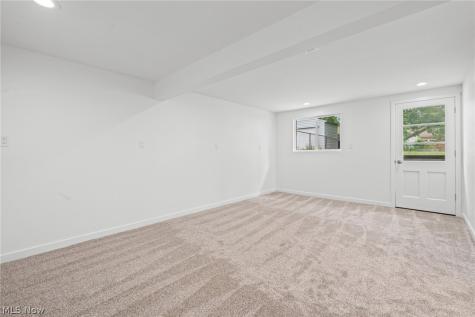 864 Wilder Avenue Elyria OH 44035