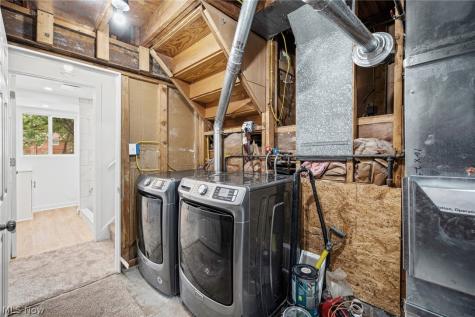 864 Wilder Avenue Elyria OH 44035