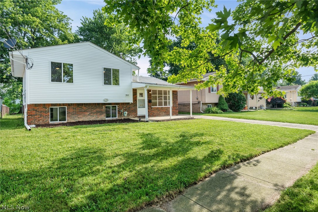 864 Wilder Avenue Elyria OH 44035