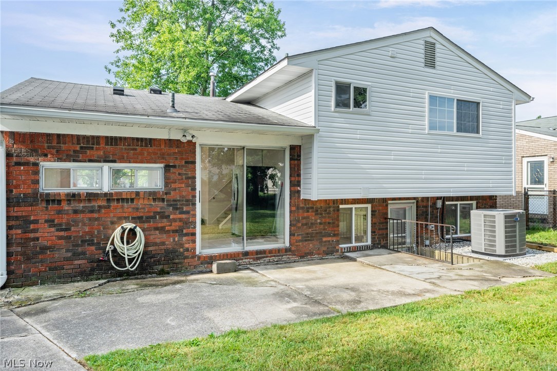 864 Wilder Avenue Elyria OH 44035
