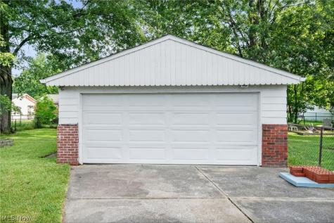 864 Wilder Avenue Elyria OH 44035