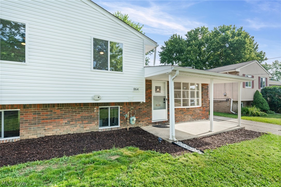 864 Wilder Avenue Elyria OH 44035
