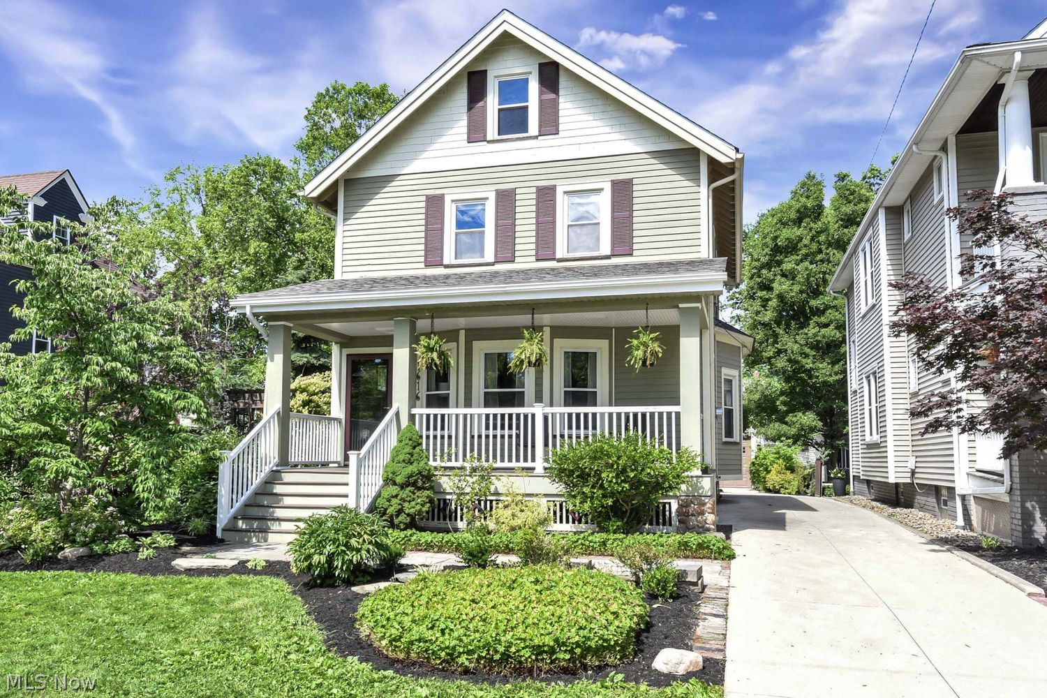 1616 Grace Avenue Lakewood OH 44107