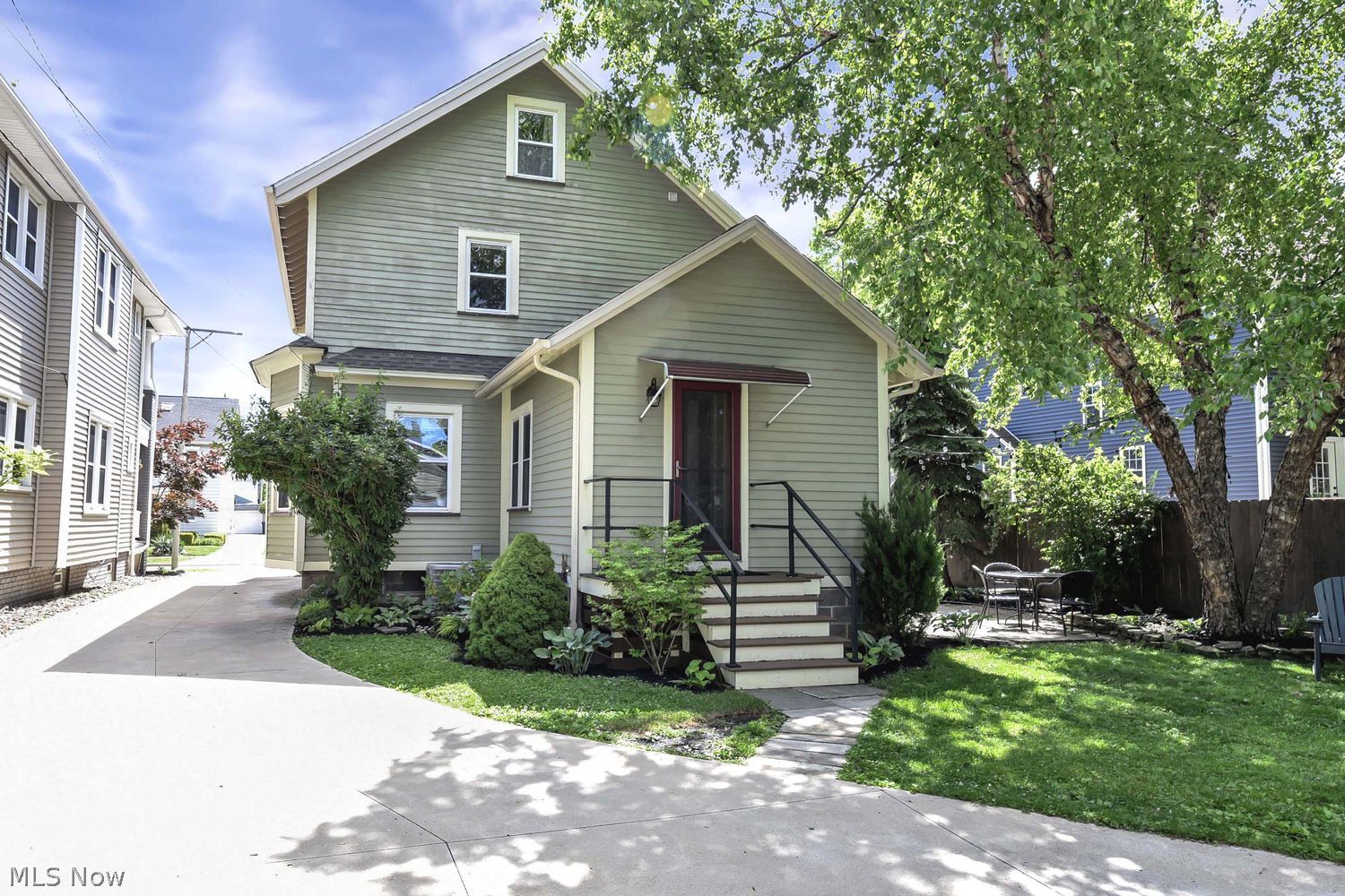 1616 Grace Avenue Lakewood OH 44107