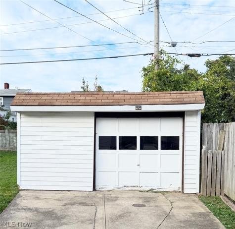 3802 Longwood Avenue Parma OH 44134