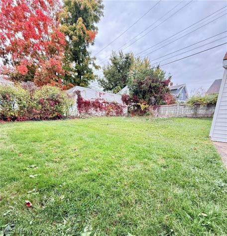 3802 Longwood Avenue Parma OH 44134