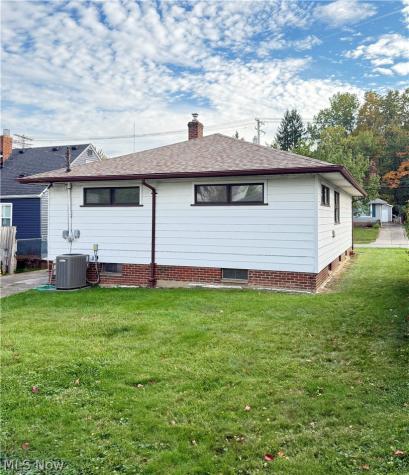 3802 Longwood Avenue Parma OH 44134