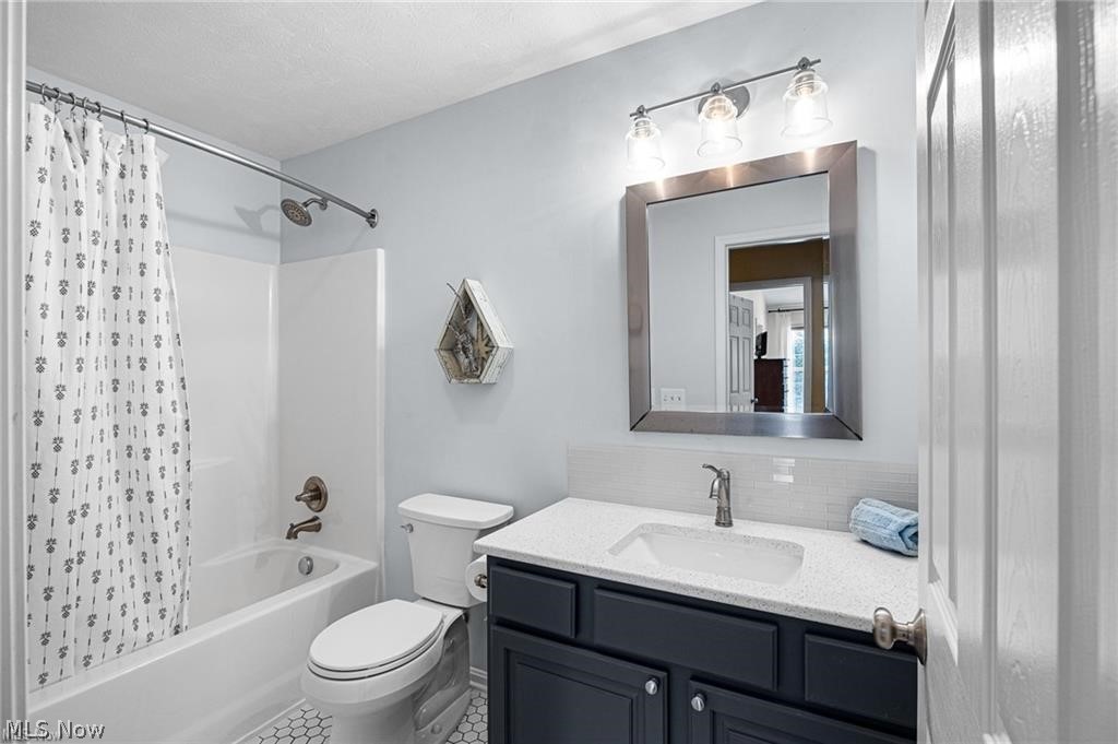 1671 Pine Drive Avon OH 44011