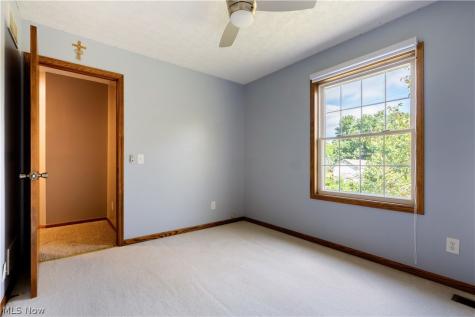 2124 Mount Pleasant Street NE Canton OH 44721