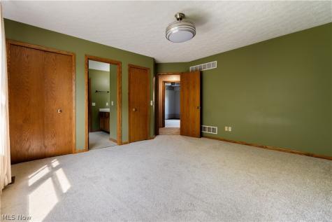 2124 Mount Pleasant Street NE Canton OH 44721