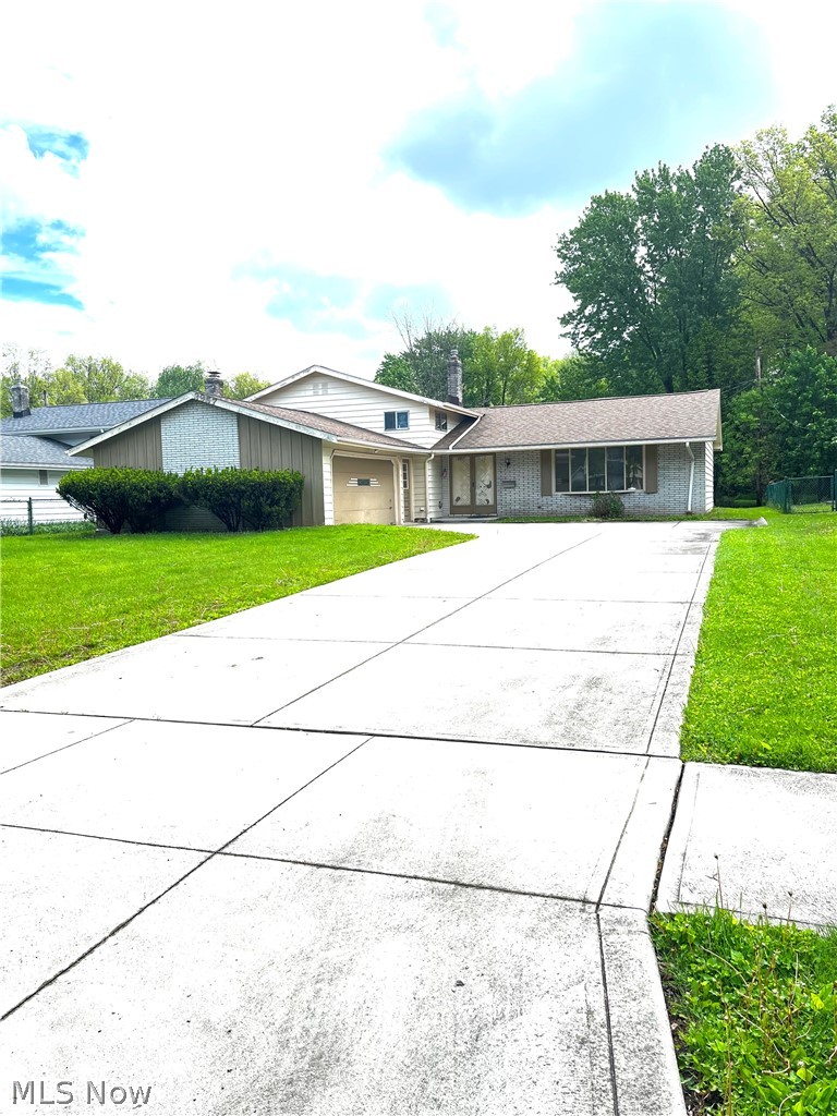 3957 Woodpark Lane North Olmsted OH 44070