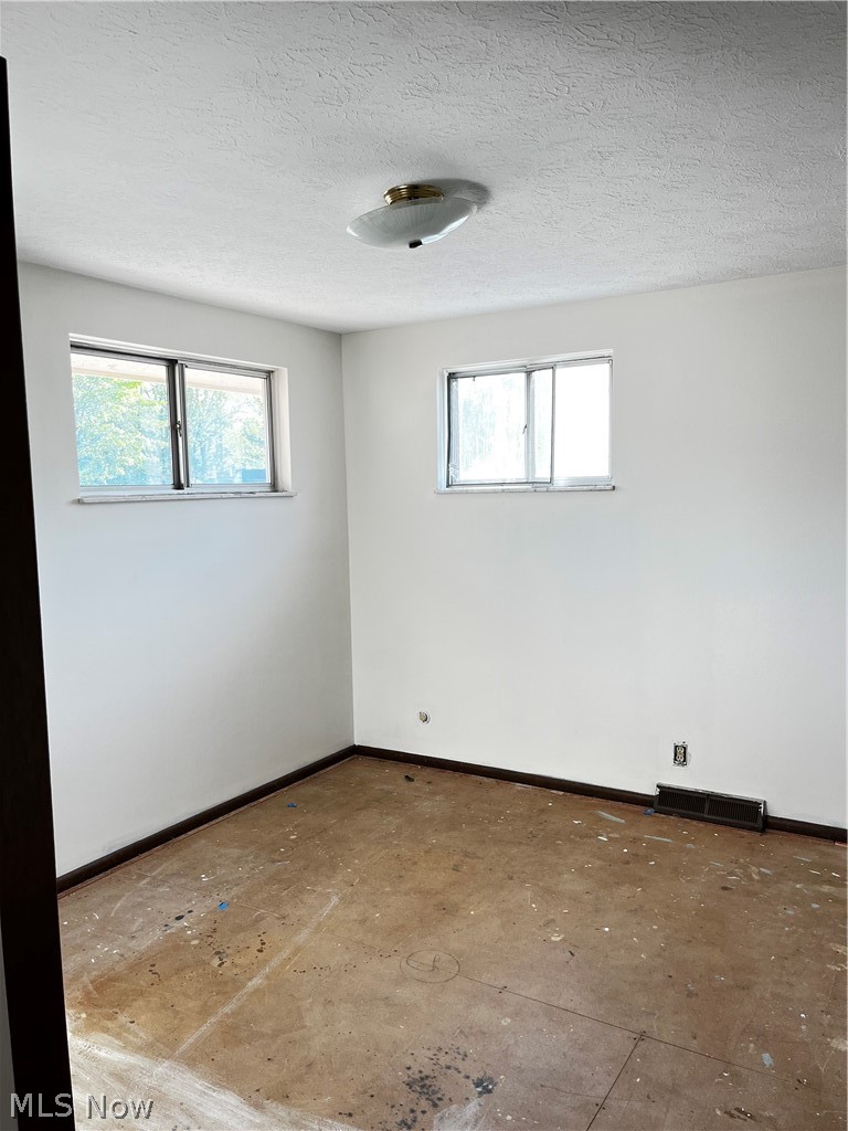 3957 Woodpark Lane North Olmsted OH 44070