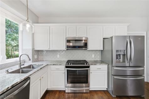 35098 Emory Drive Avon OH 44011