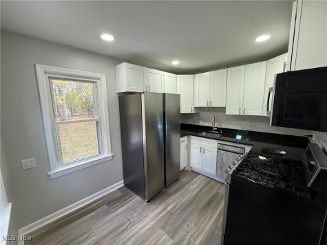 325 E 257 Street Euclid OH 44132