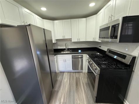 325 E 257 Street Euclid OH 44132