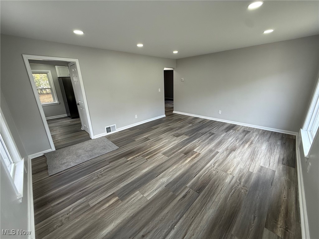 325 E 257 Street Euclid OH 44132