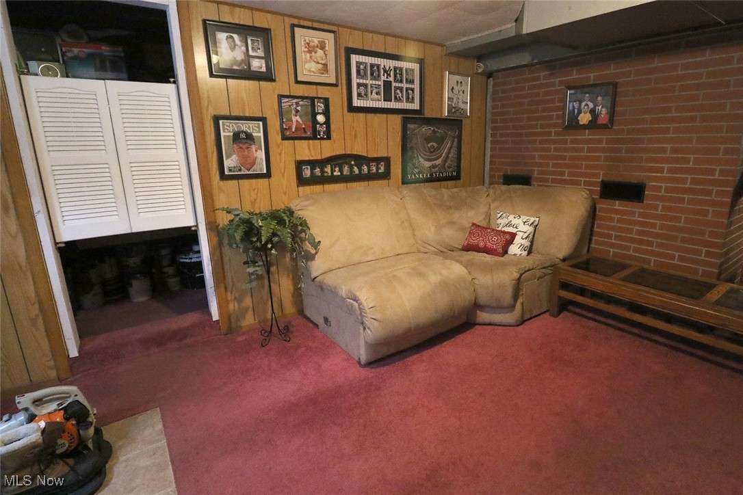 58575 Deep Run Road Martins Ferry OH 43935