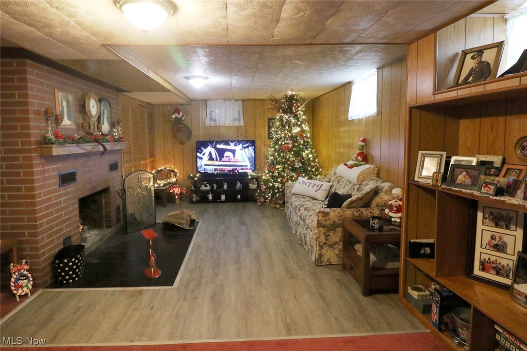 58575 Deep Run Road Martins Ferry OH 43935