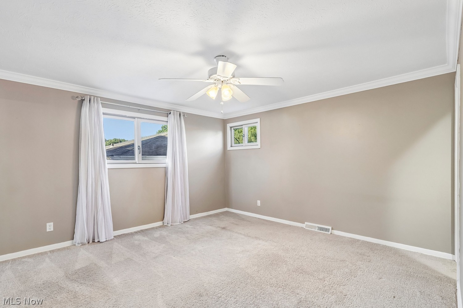 7035 W Parkview Drive Parma OH 44134