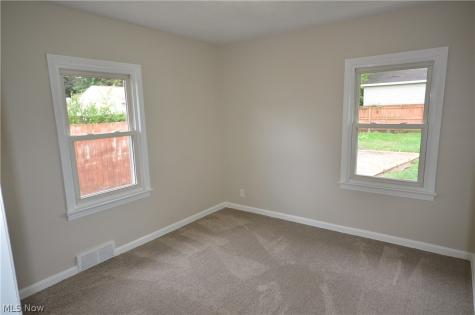 2524 Albrecht Avenue Akron OH 44312