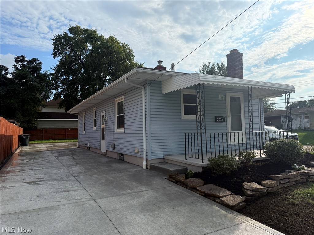 2524 Albrecht Avenue Akron OH 44312
